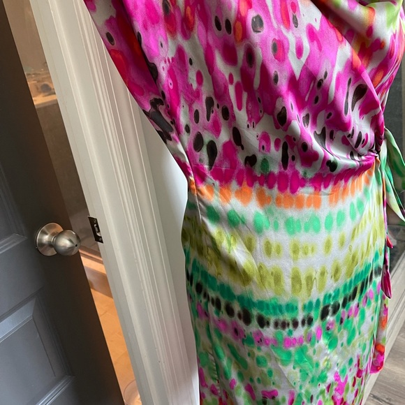 Collective Concepts Spring/Summer Abstract Floral faux wrap dress. Flirty & Sexy - Picture 3 of 9